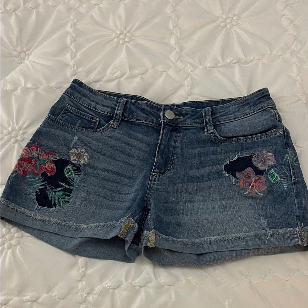 a.n.a Blue Jean Shorts with Floral Embroidery size 4